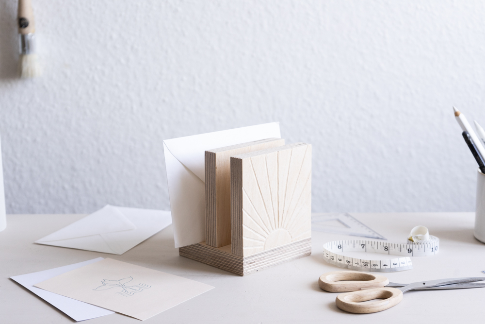 DIY Deko aus Holz schereleimpapier kreative Tutorials für DIY Geschenke, DIY Möbel und DIY Deko zum Basteln